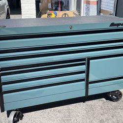 Snap On 68 Inch Epic Series Roll Cab With Power Drawer.