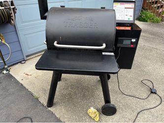 Traeger 575 pro pellet smoker grill