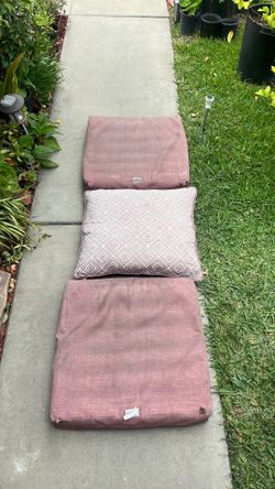 3 outdoor cushions