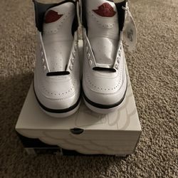 Retro Jordan 2s  (Brand New never Even Laced Up Size 11)