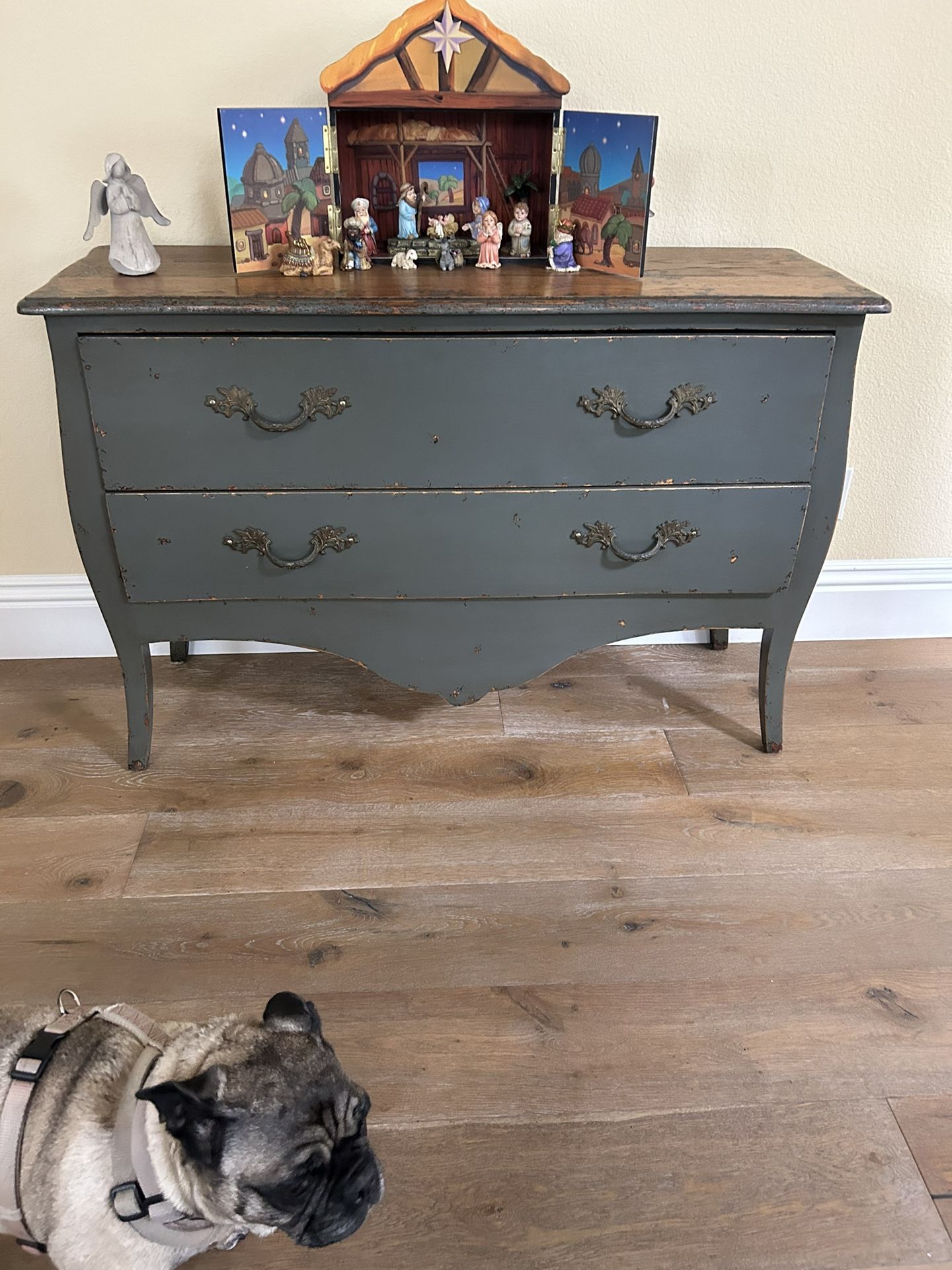 Antique Vintage Cabinet/Hutch