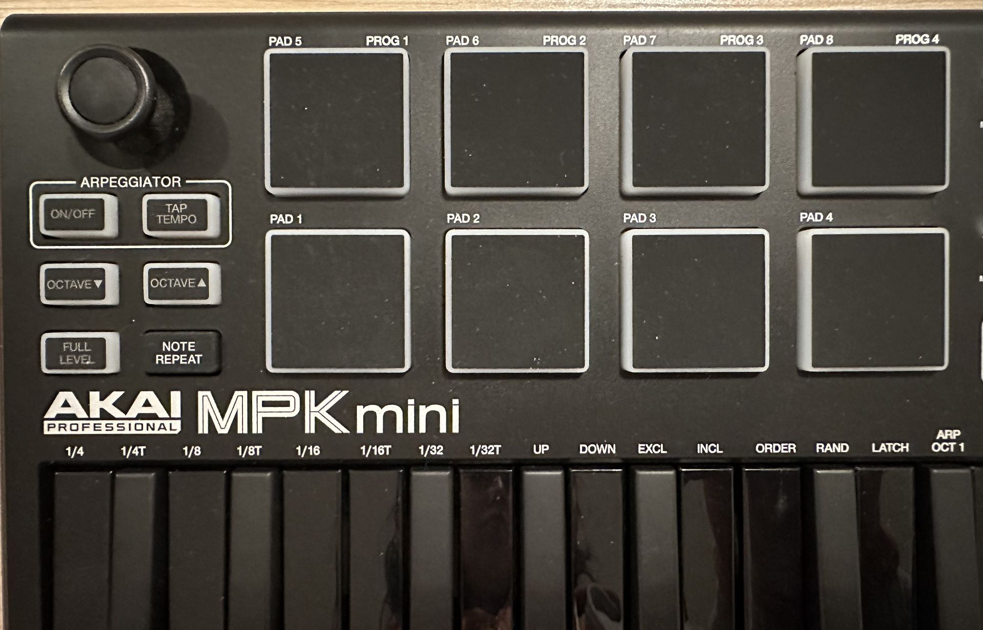 Akai Professional MPK mini mk3 Keyboard Controller 