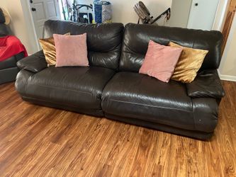 Matching Sofas***NEED THEM GONE***NECESITO SALIR DE ELLOS***