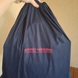 Dooney & Bourke Alto Large Felicita in navy blue. 