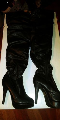 Women's Black Thigh high Boots Size 7