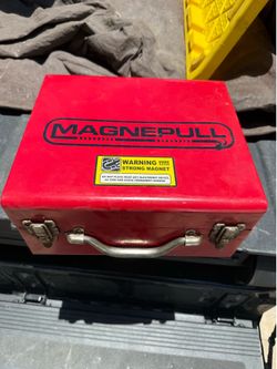 Magnetic wire pull tool