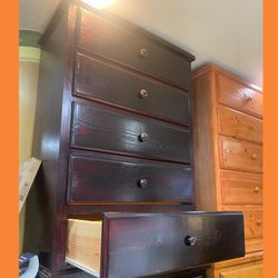 Dresser/ Five drawers dresser
