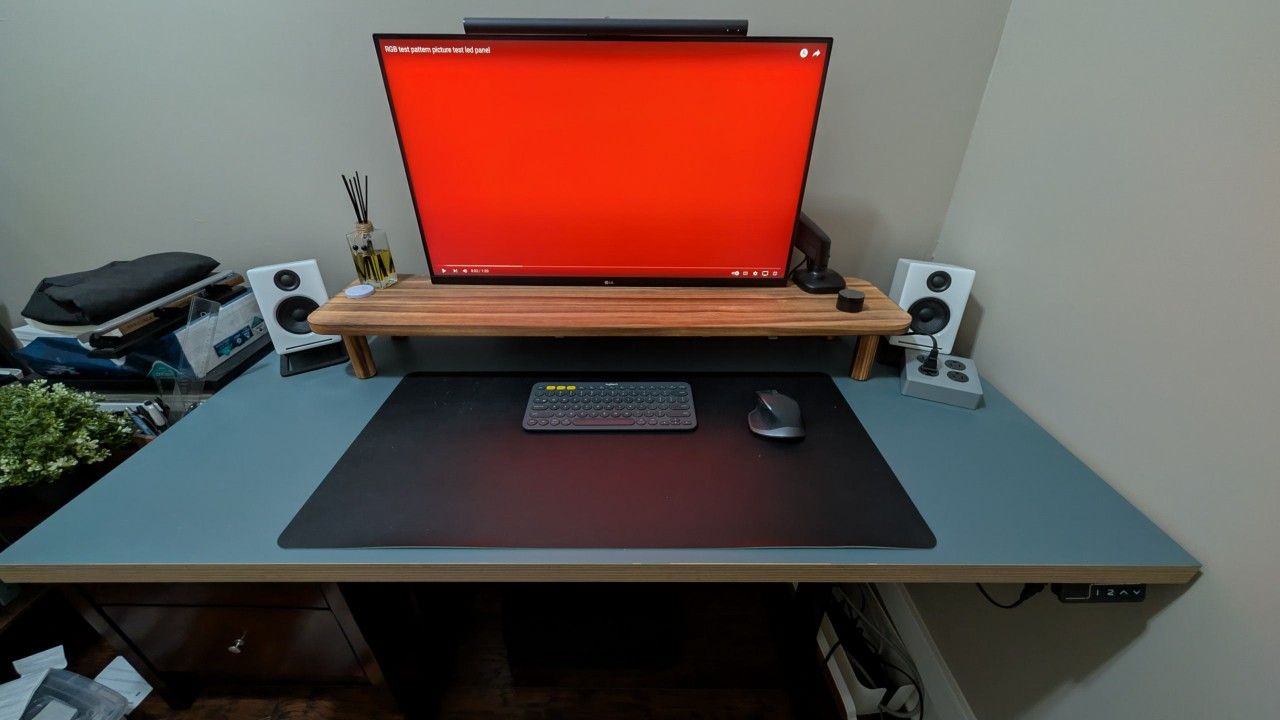 LG 32 UN880-B With Arm