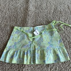 Green Floral Mini Skirt – Size 5 – NWT