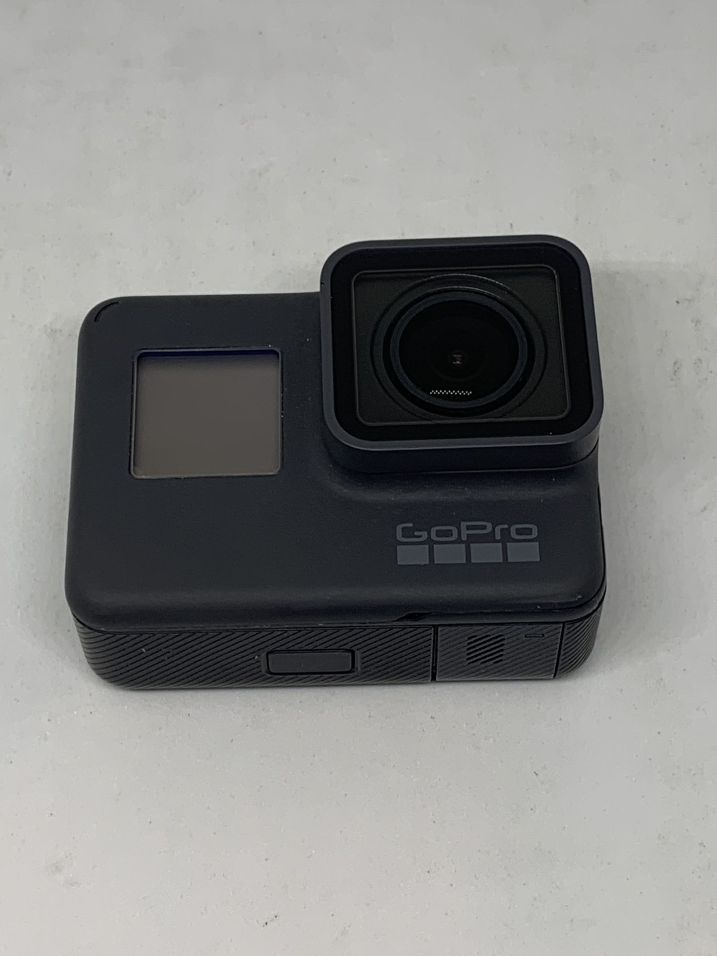 GoPro 5 with charger 2 Batteries and cage