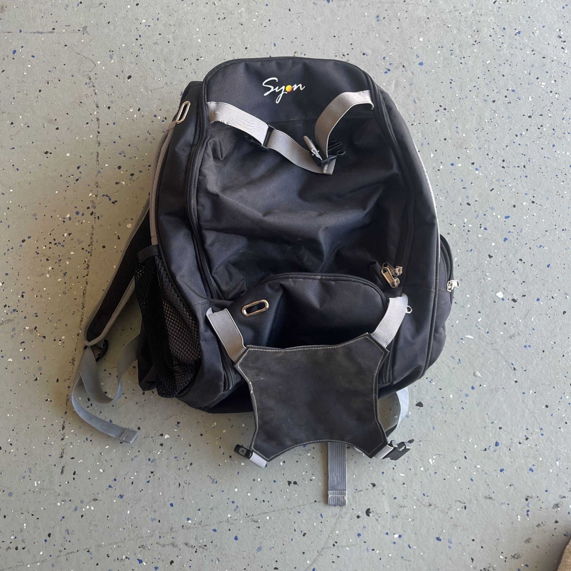 Syon baseball Backpack With Helmet Strap