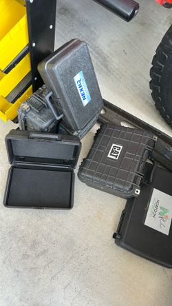 Electronic storage boxes