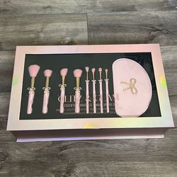 Glitz and glam bow brush
