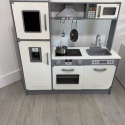 Play Kitchen