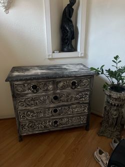 Dresser