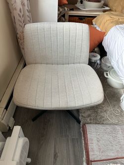 Cross cross swivel chair