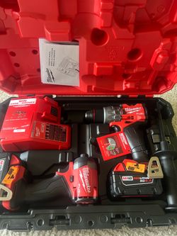 Milwaukee Drill Set