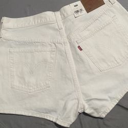 Size 32 Levi’s Women’s Premium 501 Original Shorts