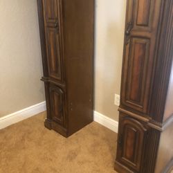 2 Hutches Eith Side Drawers