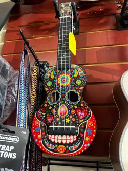 Ukuleles nuevos desde $50 hasta $200