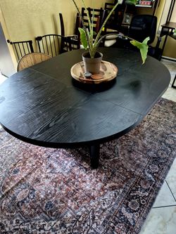 *LILLIAN* Fluted Dining Table