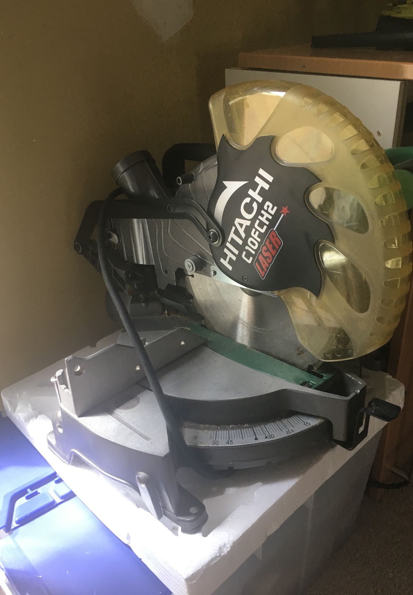 Hitachi 10” compound miter saw