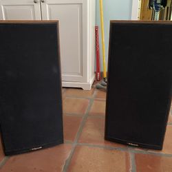 Vintage Klipsch KG 3.2 classic oak speakers