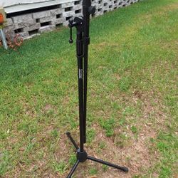 MIC STAND
