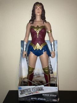 Wonder Woman 19 Inch Doll - New In Package