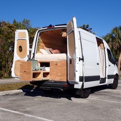 2022 Mercedes-Benz Camping Van