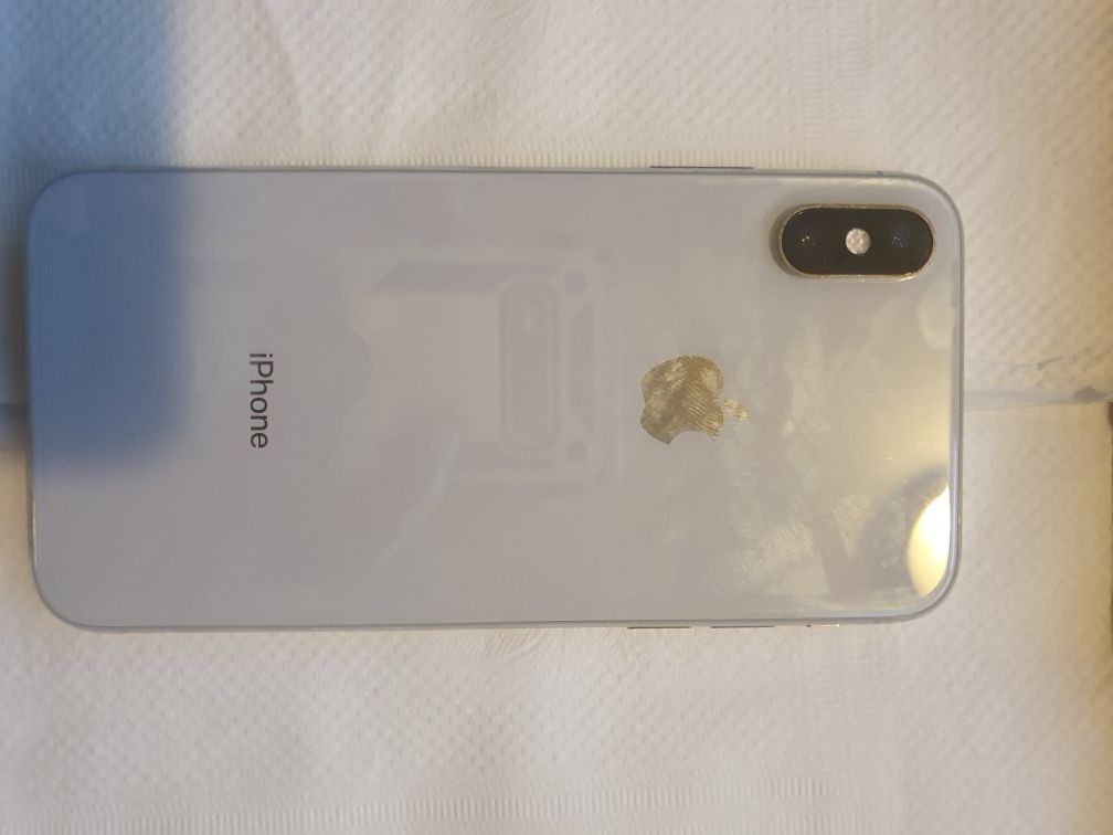 Iphone XS factory unlock 64gb and Airpods 2nd generation