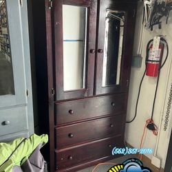 Tall Cherry Clóset With Mirror New 