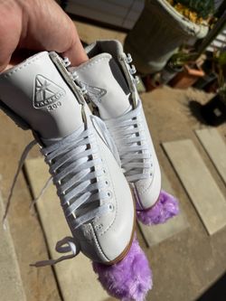 Jackson ice skates