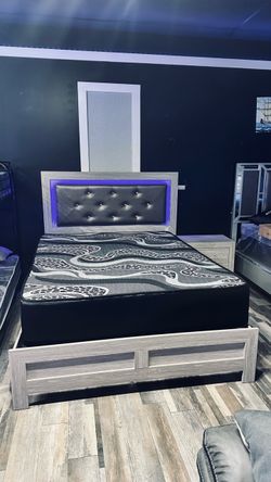 š Bed Frame with LED Headboard and Dynamic Mattress Set