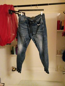 Used American Eagle jogger jeans sz Large.pickup only!!
