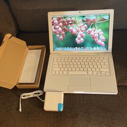 Apple MacBook white $120