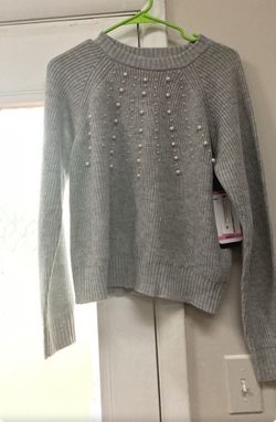 Women sweater size small
