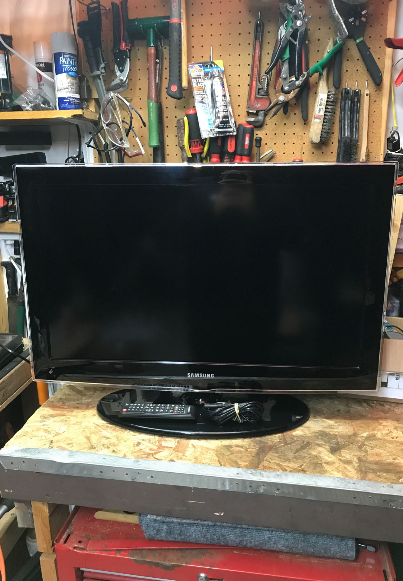 Samsung 32 inch tv with remote