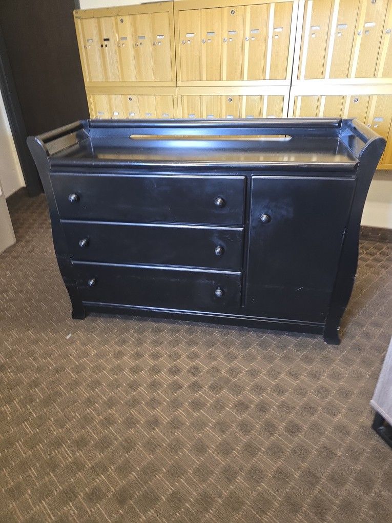 Changing Table Dresser!
