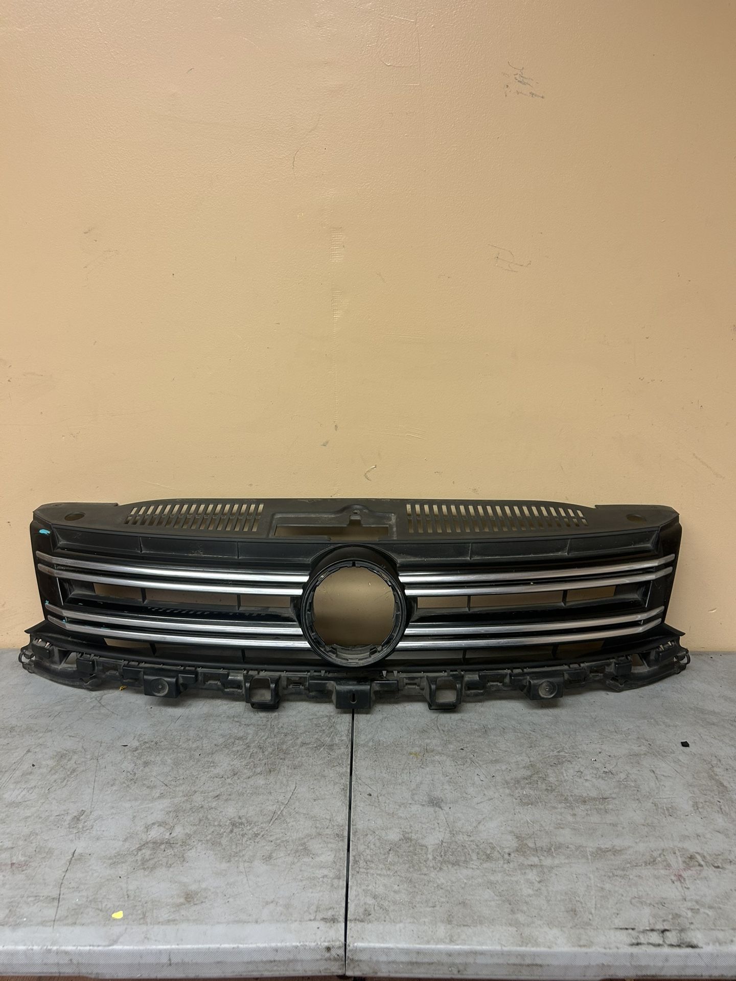 2012 2013 2014 2015 2016 2017 2018 Volkswagen Tiguan Grille Oem