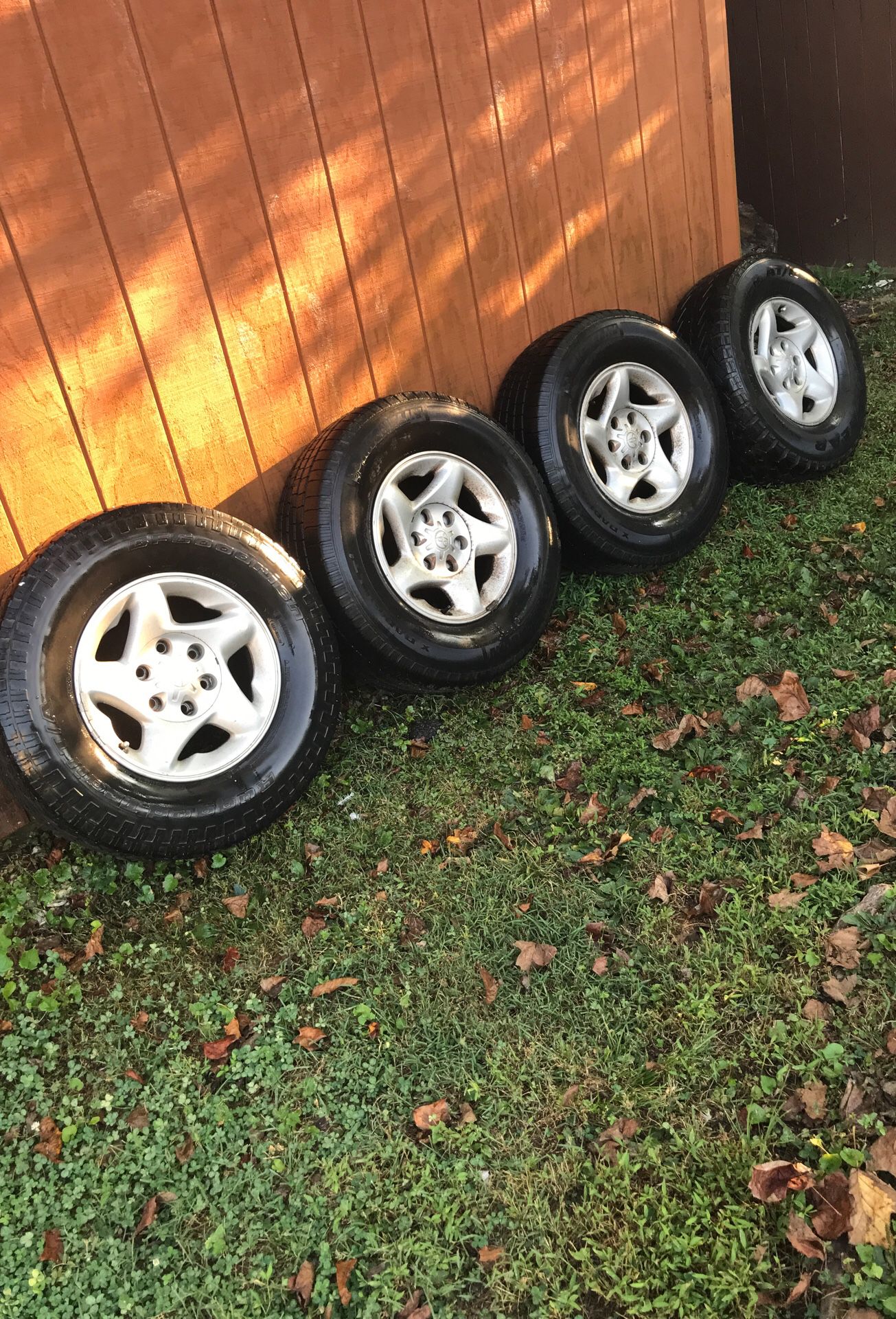 4 Michelin Toyota’s tires and Rims