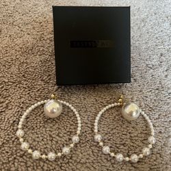 Pearl ear-rings