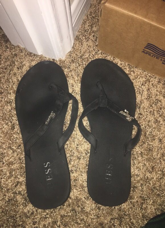 Guess sandals