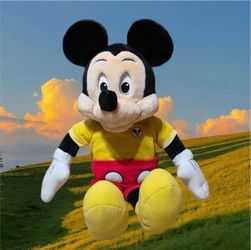 1986 Vintage Animatronic Mickey Mouse Plush!