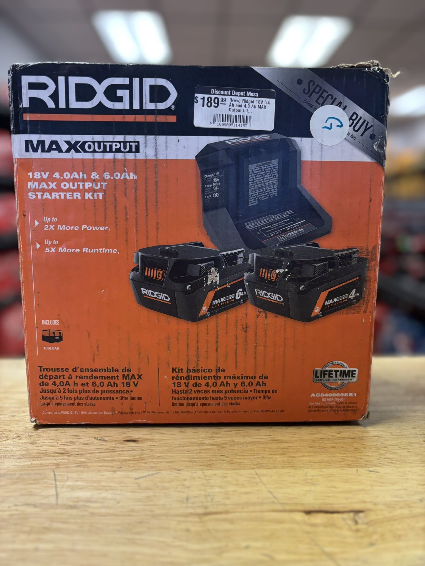 Ridgid 18V 6.0 Ah and 4.0 Ah MAX Output Lithium-Ion Batteries and Charger Kit with Bag
