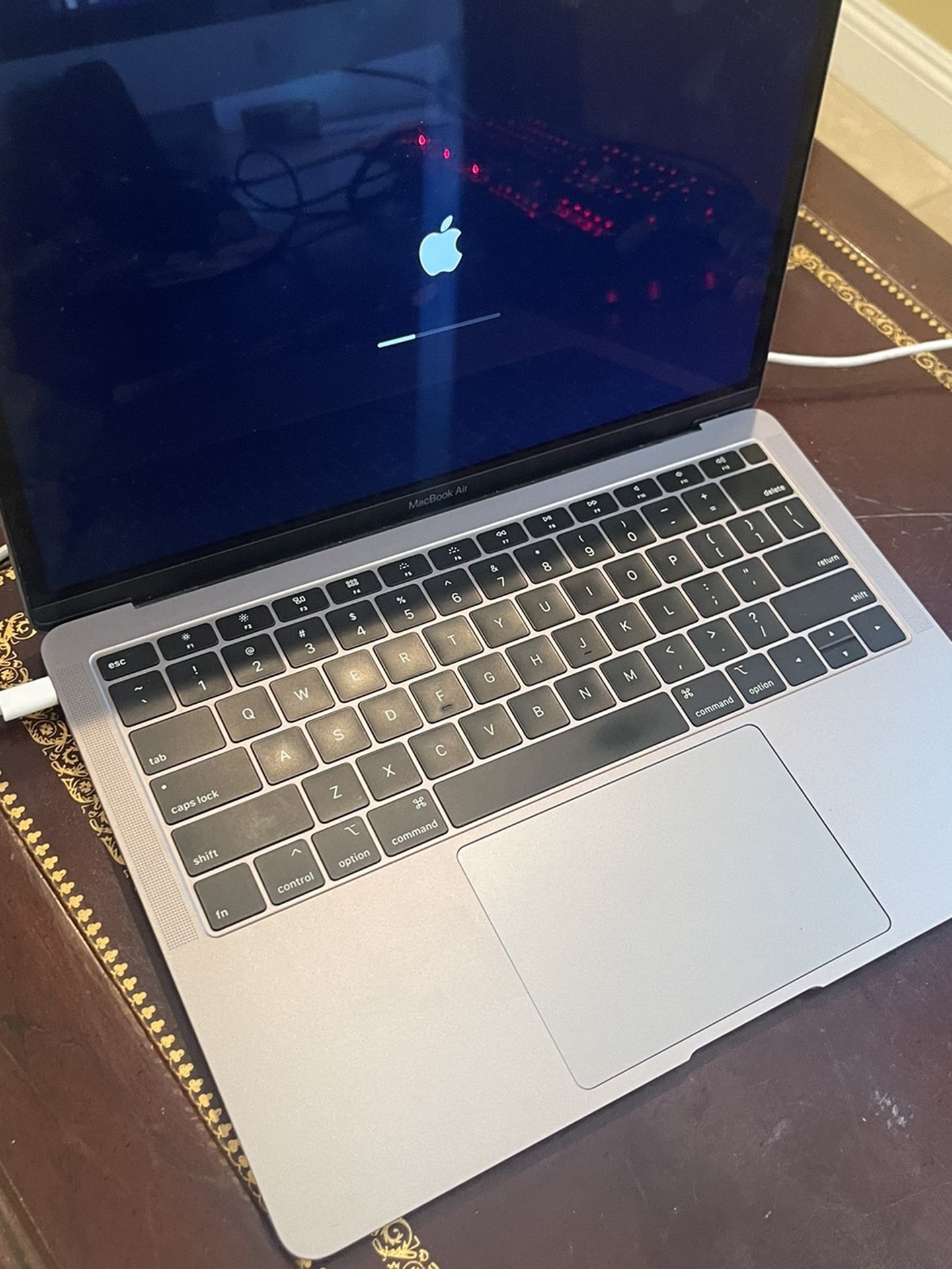 2019 MacBook Air 13 inch like new space gray,All Products : American Fashion Style Bags On Sale