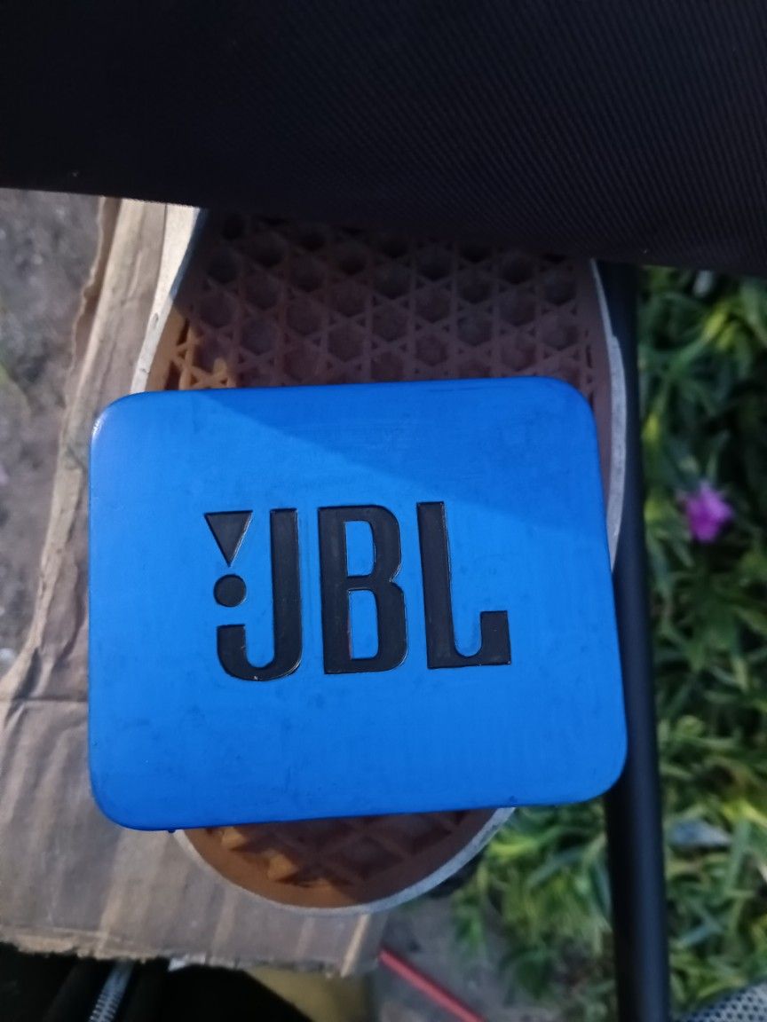 JBL Go 2 Waterproof Wireless Bluetooth Speaker