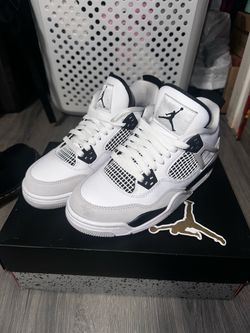 AIR JORDAN 4 RETRO
