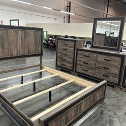 Brand New 4pc Stylish Queen Bed Set 