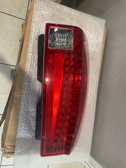 2007-2014 Cadillac Escalade ESV left tail light